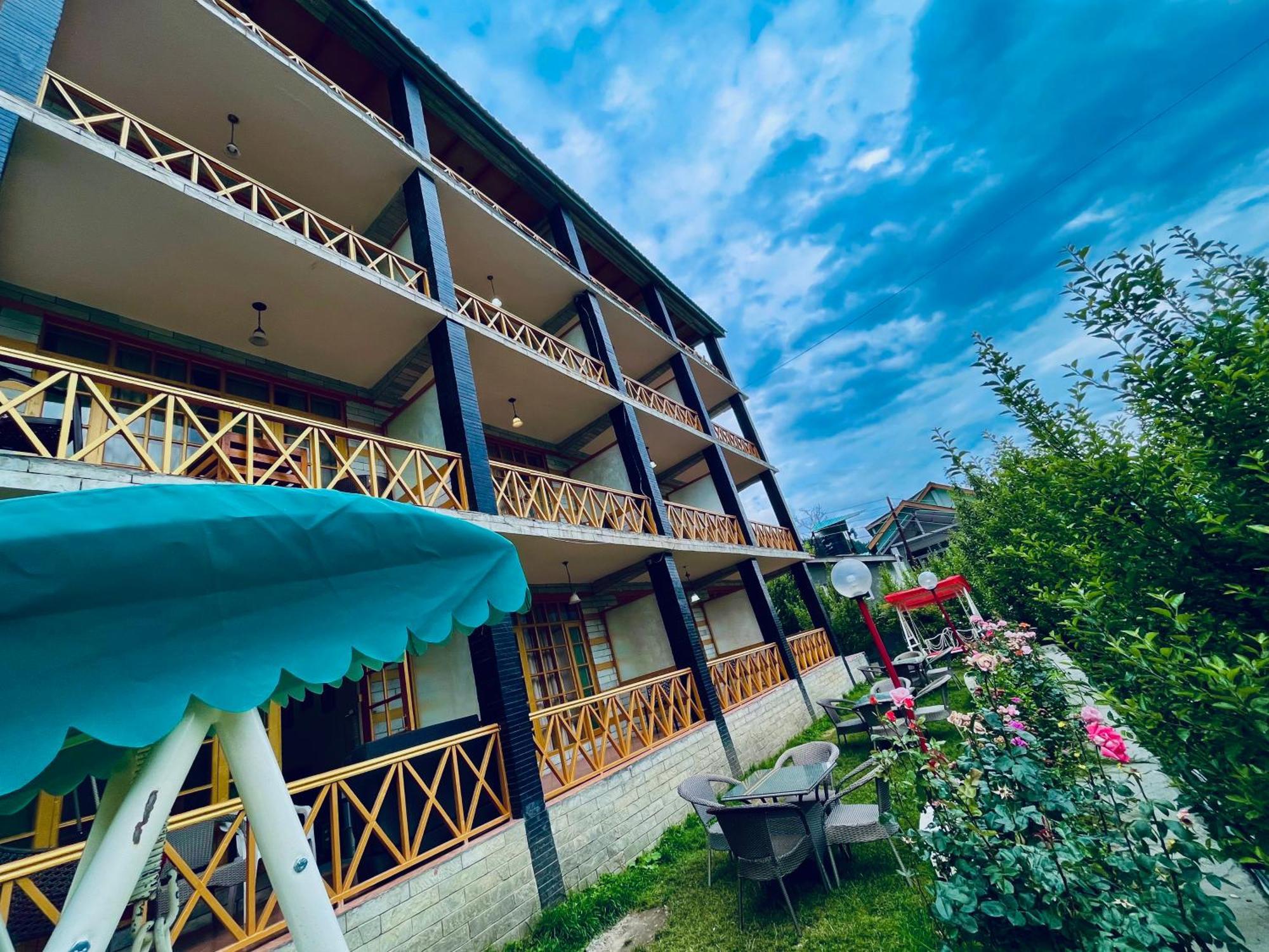 Naina Deventure Resort, Manali - Premium Rooms With Centrally Heated & Scenic View Kültér fotó