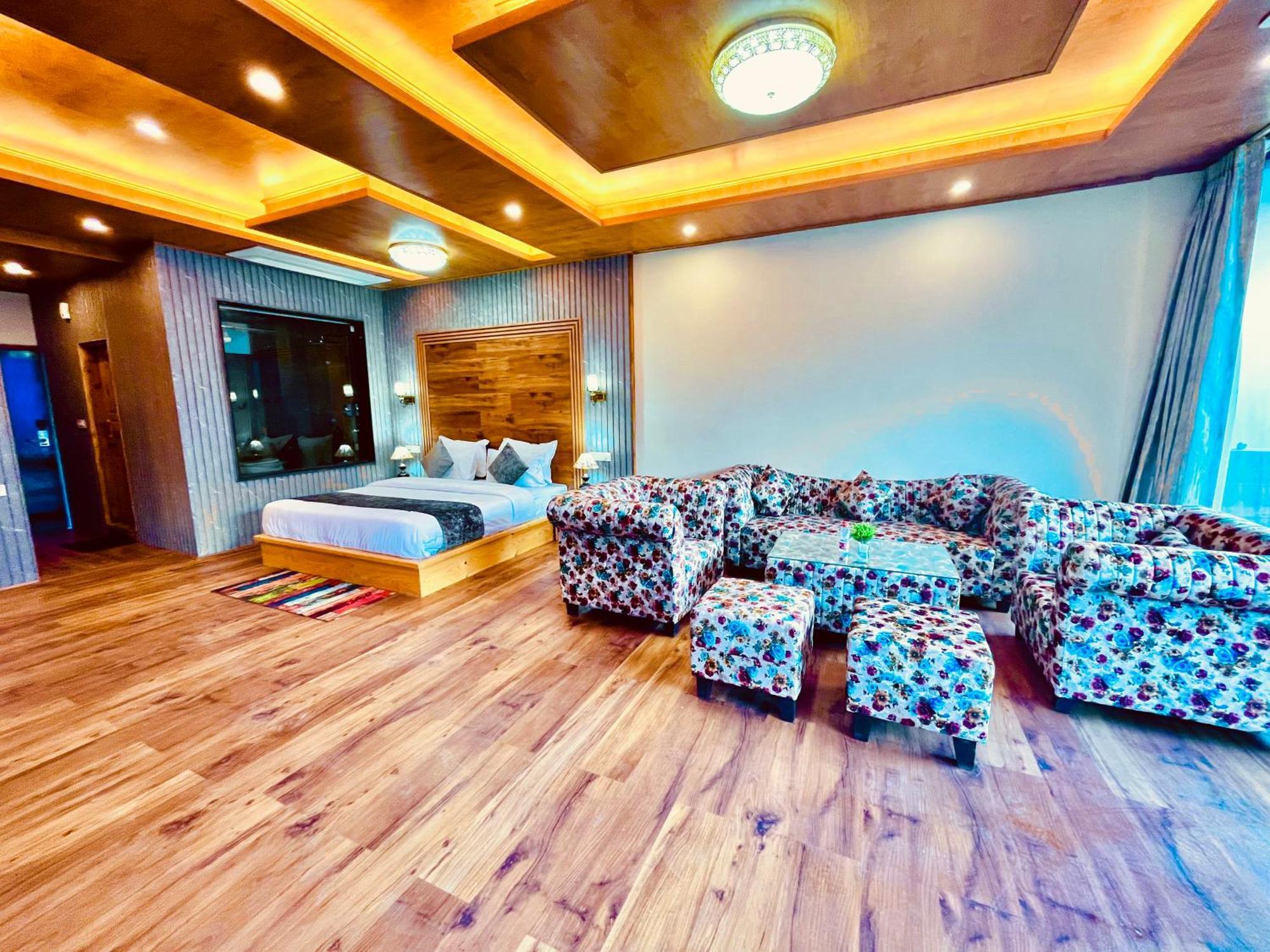 Naina Deventure Resort, Manali - Premium Rooms With Centrally Heated & Scenic View Kültér fotó
