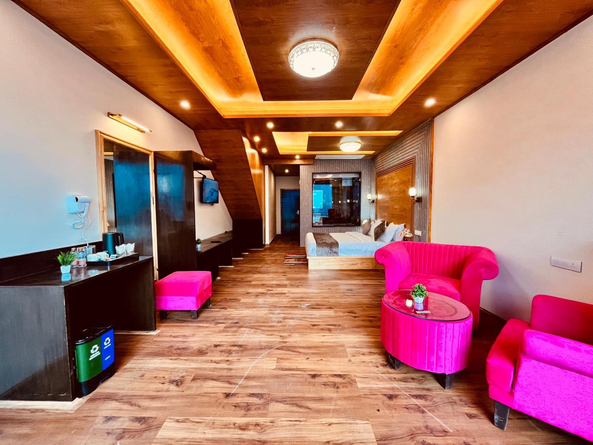 Naina Deventure Resort, Manali - Premium Rooms With Centrally Heated & Scenic View Kültér fotó